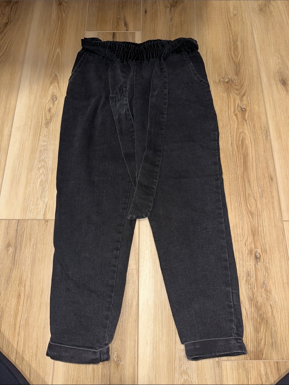 Carly Jean Los Angeles Black High-Waist Cropped Jeans